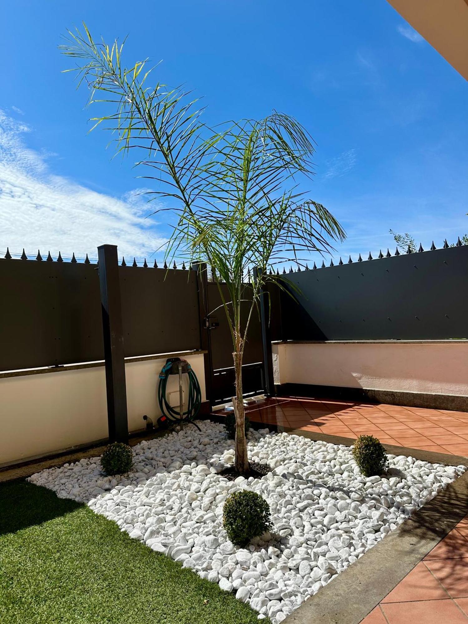 Seaside Haven - Private Retreat With Garden In Сasa de vacaciones
