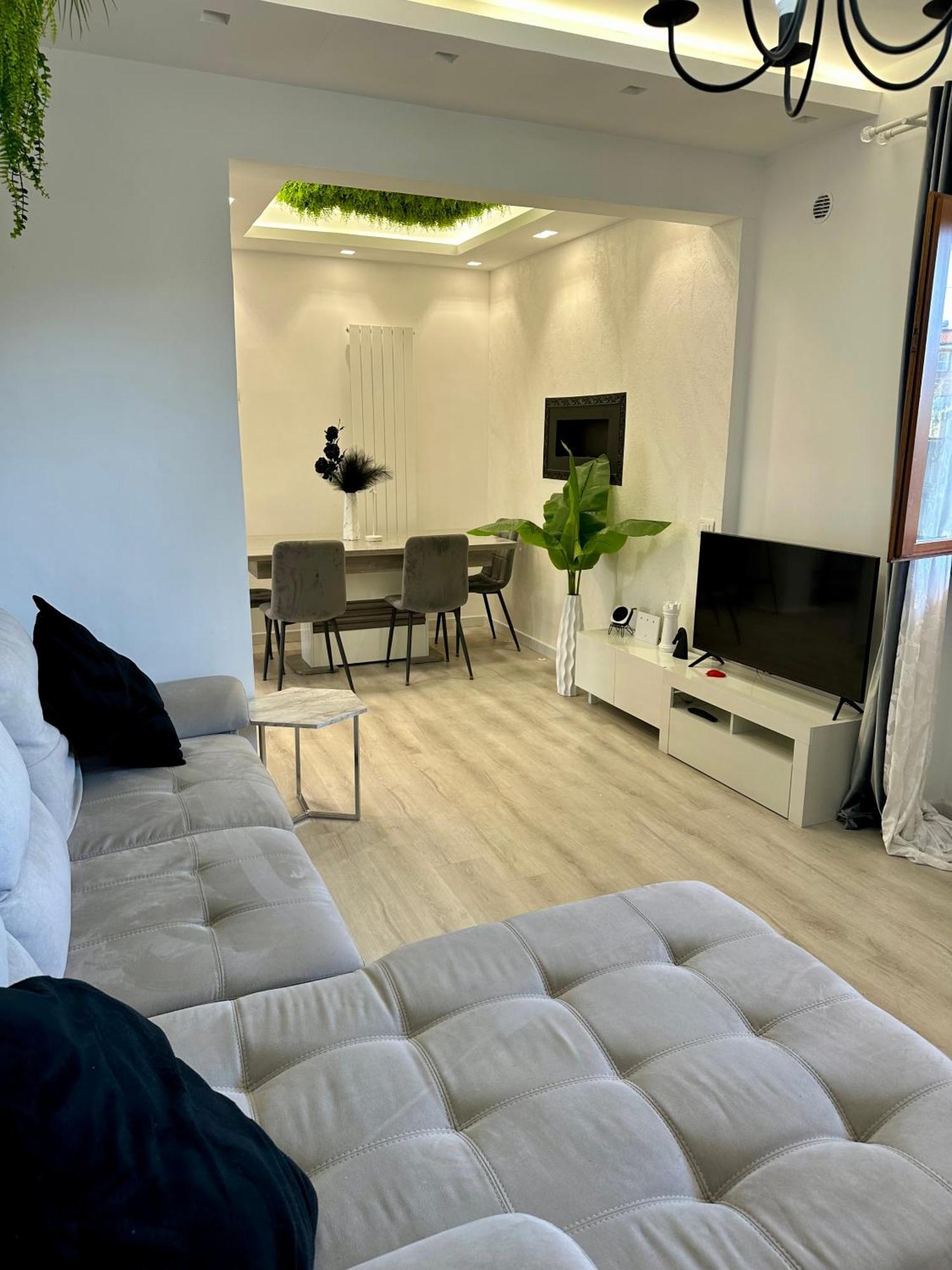 Seaside Haven - Private Retreat With Garden In Сasa de vacaciones